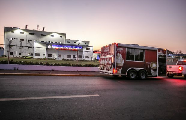 Café Santo Domingo lleva su Coffee Truck  a médicos y enfermeras que amanecen en su luchan contra el Covid 19