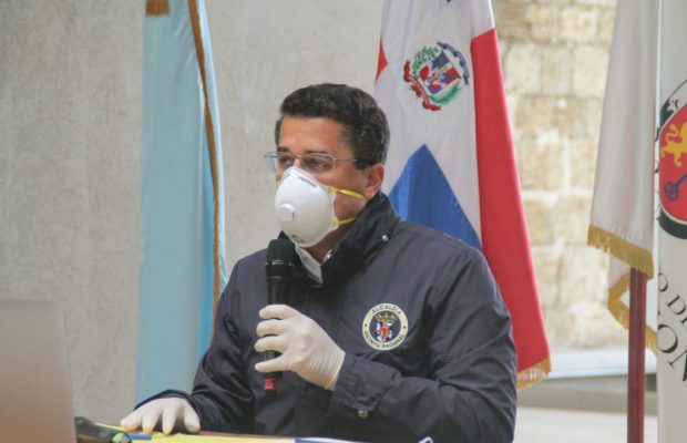 Un millón de mascarillas y guantes para los capitaleños