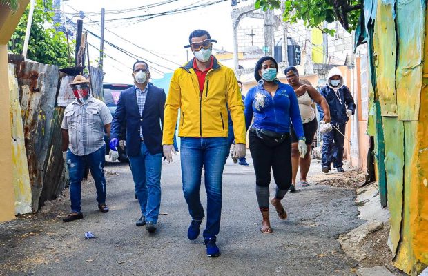 Rafael paz realiza jornada de desinfección en los Guandules