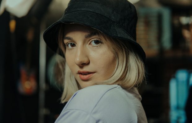 Valentina lanza su nuevo sencillo “Money”