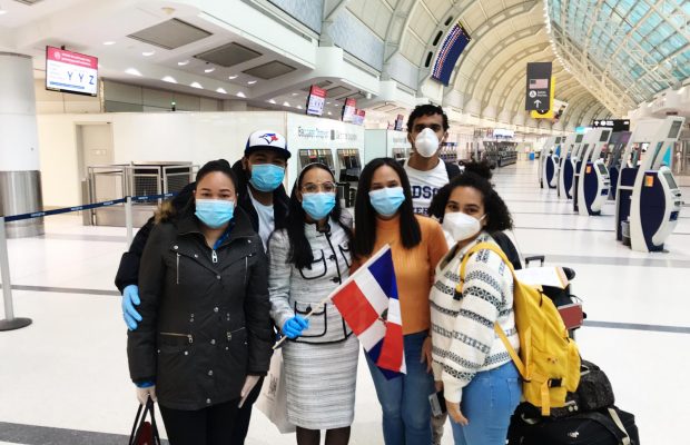 Embajada Dominicana en Canadá repatría 28 dominicanos varados 