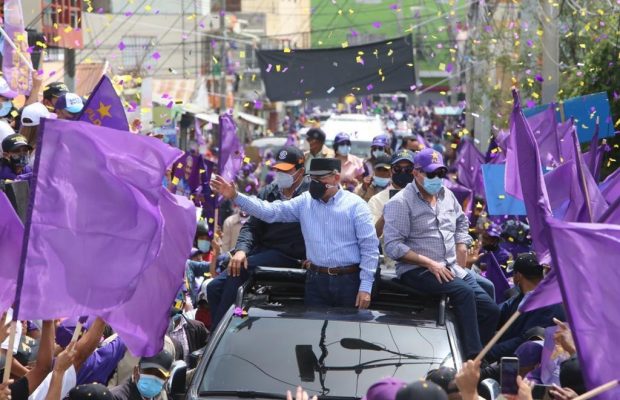 #Elecciones2020: Danilo Medina en multitudinaria caravana en Santiago