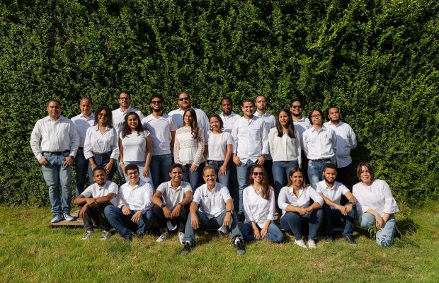 Nueva plataforma con inteligencia artificial para comprar  vehículos usados