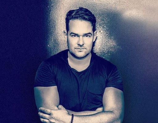 Peligrosa, la nueva canción de Adrian Vera