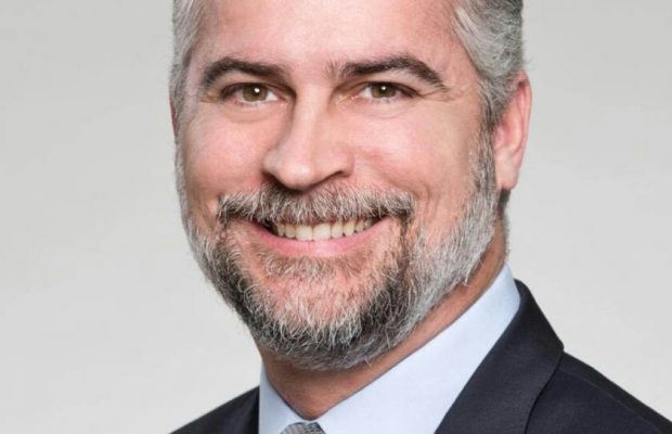 Alejandro Fernández, se despide de  Telenoticias canal 11