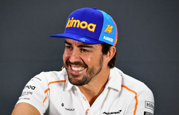 Fernando Alonso firma con Renault y regresa a la Fórmula uno