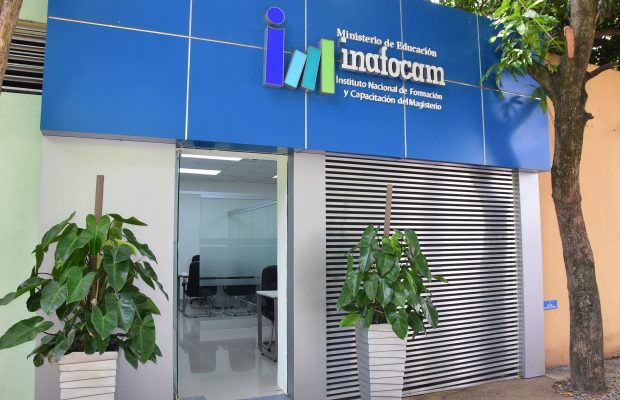 Inafocam dispone más de 700 becas para formar bachilleres como Docentes de Excelencia