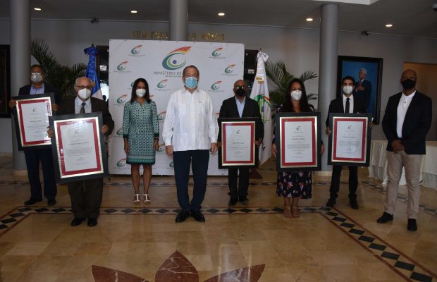 Cultura entrega los Premios Anuales de Literatura 2020