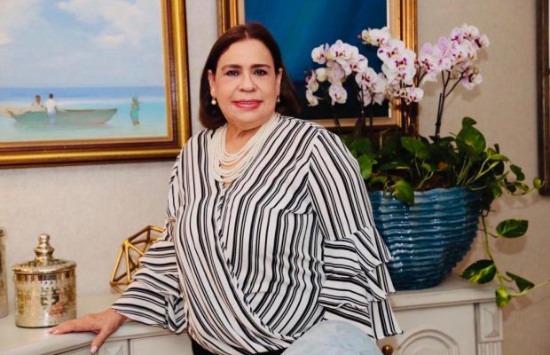 Club Rotario reconoce a la periodista Mirna Pimentel,