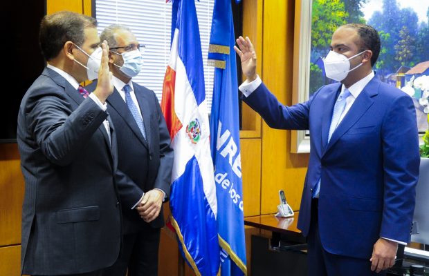 Toma posesión nuevo administrador general de Banreservas