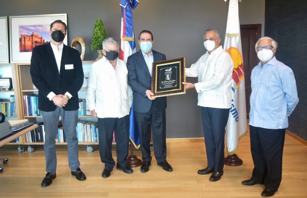 Empresarios y Clúster de Puerto Plata reconocen aportes del Ministro de Turismo
