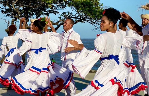 Ballet Folklórico ITSC, representa al país en Parada del Festival Dominicano de Montreal