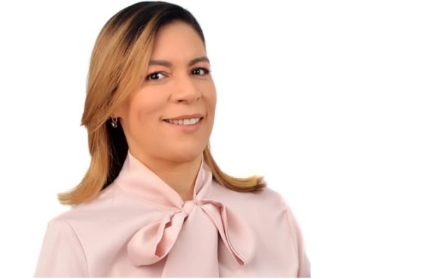 María Estela de León busca puesto en la JCE
