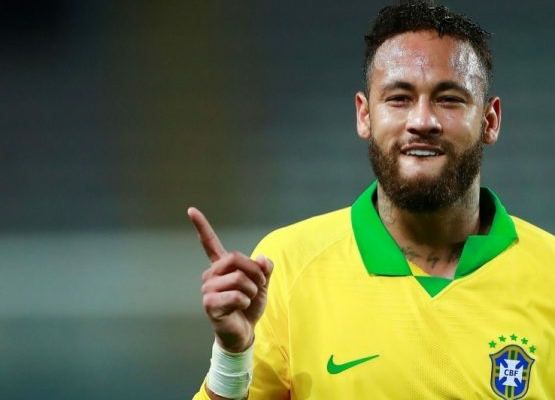 Neymar supera a Ronaldo al conseguir hat trick