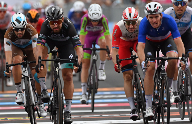Arnaud Démare gana en el primer esprint del Giro de Italia-2020