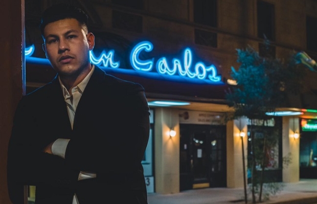 De lo acústico a la banda Carlos Martínez presenta «Yo te siento»