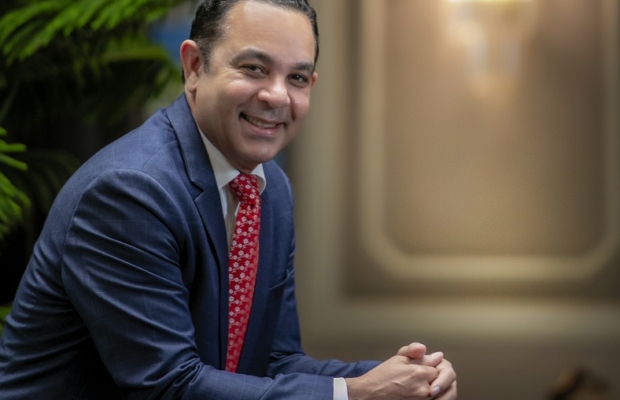 Dr. Pablo Mateo inicia trasplante renal de donantes