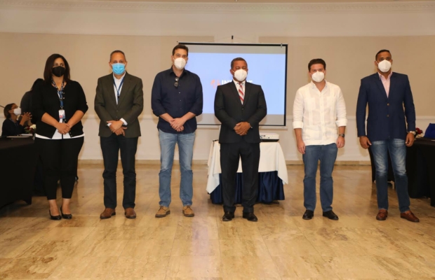 INTRANT realiza conversatorio con representantes del sector transporte de cargas