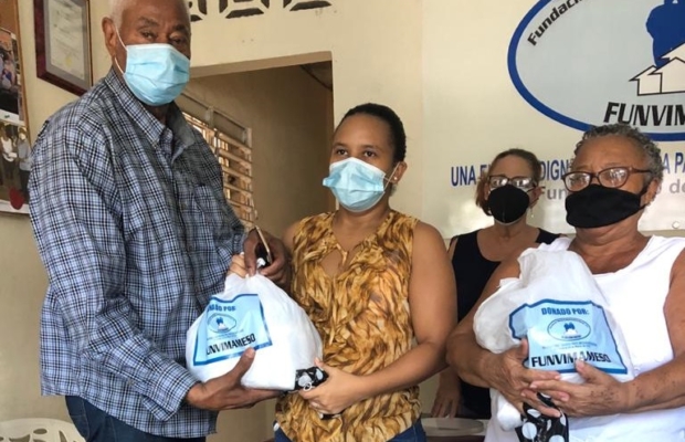Fundación Villa María y Mejoramiento Social dona fundas de  alimentos y materiales sanitarios