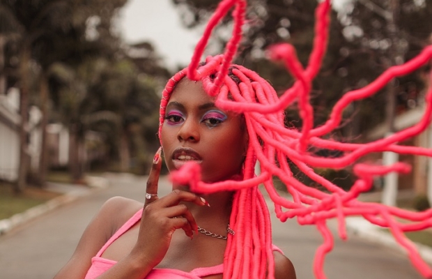 La brasileña MC SOFFIA es homenajeada por World Woman Foundation