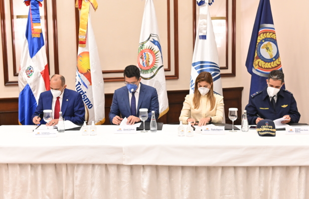 Turismo firma alianzas con actores clave para incentivar el desarrollo humano de las zonas turísticas