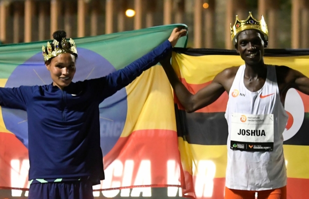 Letesenbet Gidey y Joshua Cheptegei, quiebran dos récords del mundo en 5.000 y 10.000 metros