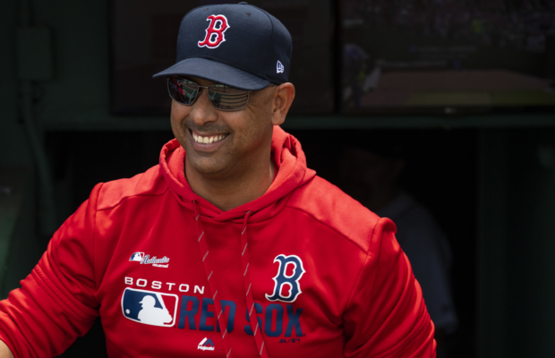 Alex Cora retorna como dirigente de los Medias Rojas