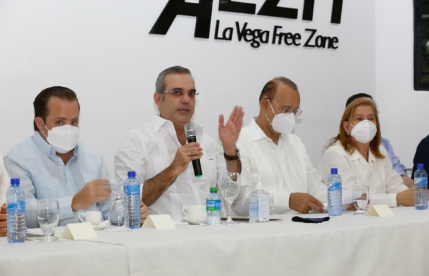 Presidente Luis Abinader anuncia construcción de diez nuevas naves en Zona Franca de La Vega