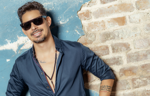 El homenaje de  Leoni Torres  a sus raíces musicales cubanas