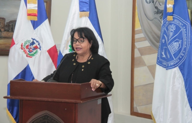 Universidad de El Salvador inviste rectora Emma Polanco con doctorado Honoris Causa