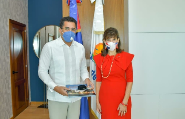 Ministro de Turismo se reúne con la embajadora y el cónsul general de Estados Unidos