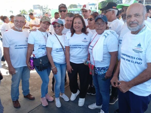 LA GOBERNADORA JULIA DRULLARD EN COMPAÑIA DE LOS PRESIDENTES DE ASOCIACIONES DE JV