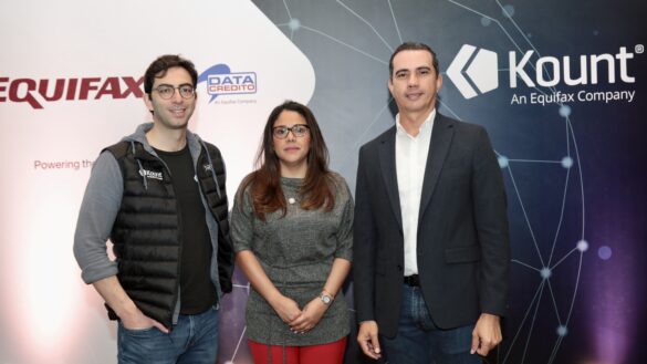 IMG_PRALCarlos Osuna, Kount, Aileen Guzmán de la Unidad Anti-Fraudes Financieros y Christian del Rosario de Equifax, República Dominicana