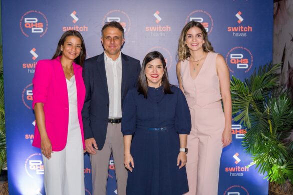 Arlette Palacio, José Grateraux, Biviana Riveiro y Pamela Pitizia.