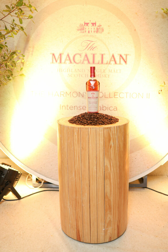 La reciente colección de The Macallan trae una combinación balanceada entre las barricas de roble americano y europeo .