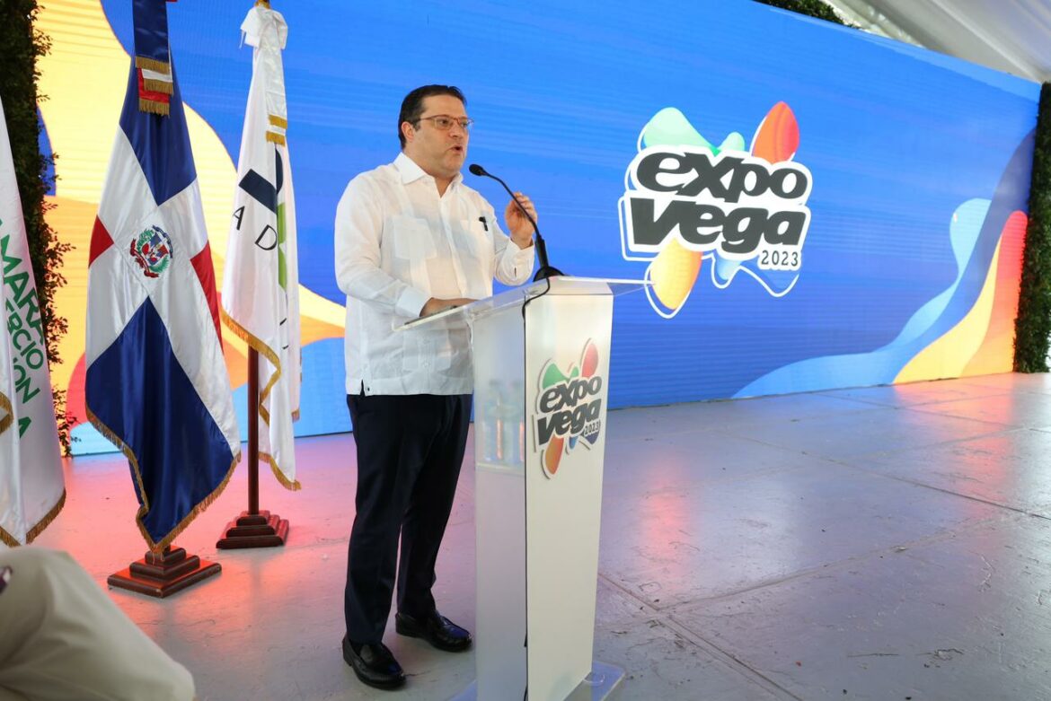 Eduardo Sanz Lovatón durante su participación en la inauguración de Expo Vega.