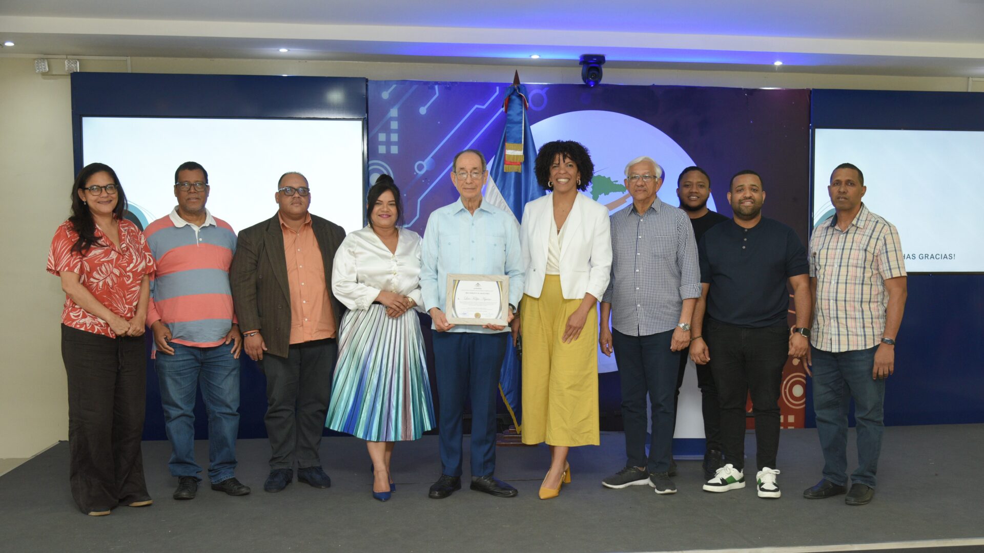 Luis Felipe Aquino ofrece cátedra sobre la evolución del turismo en encuentro de Adompretur