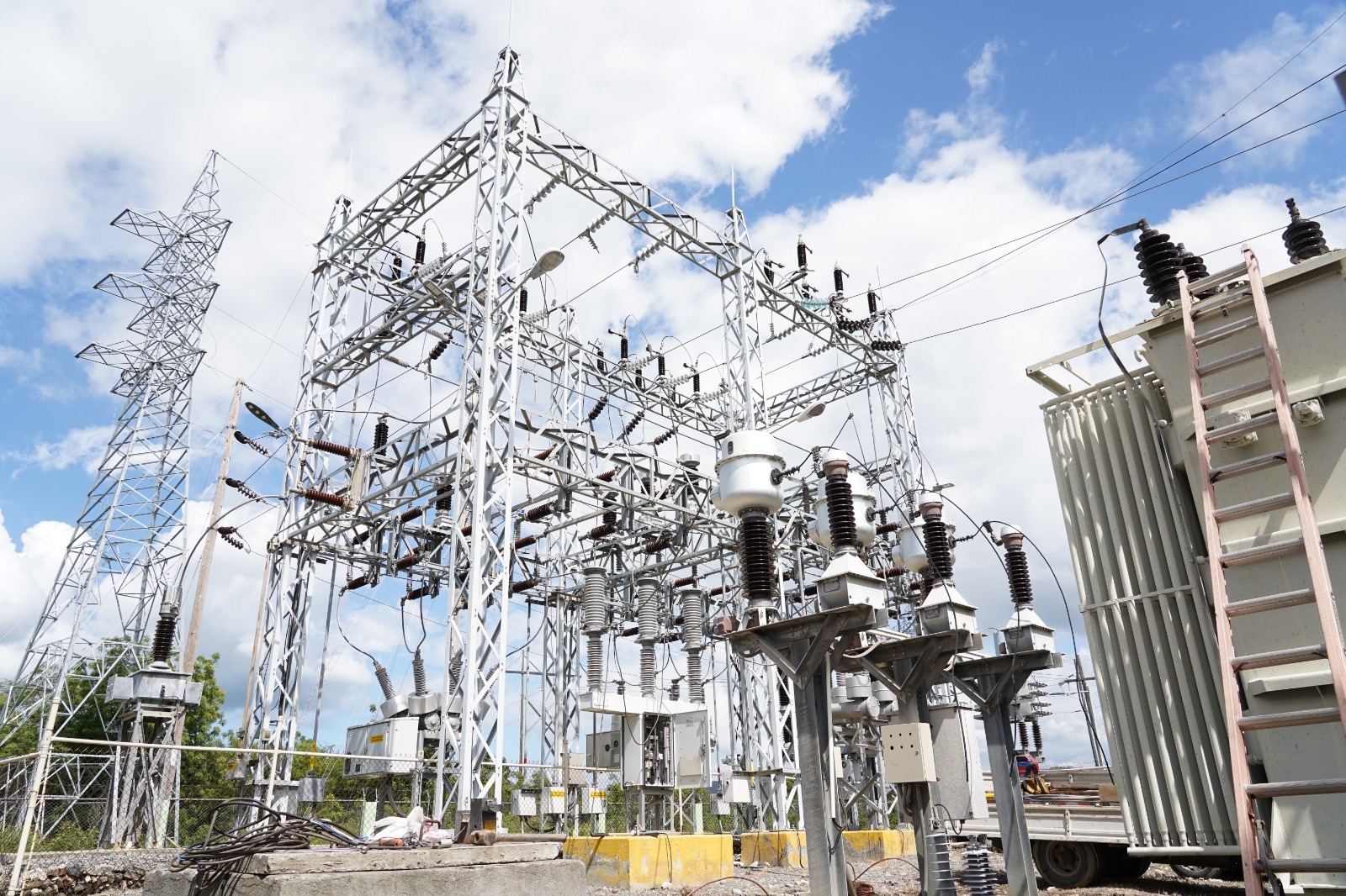 Edesur Dominicana instala transformador de potencia en subestación Cruce de Ocoa