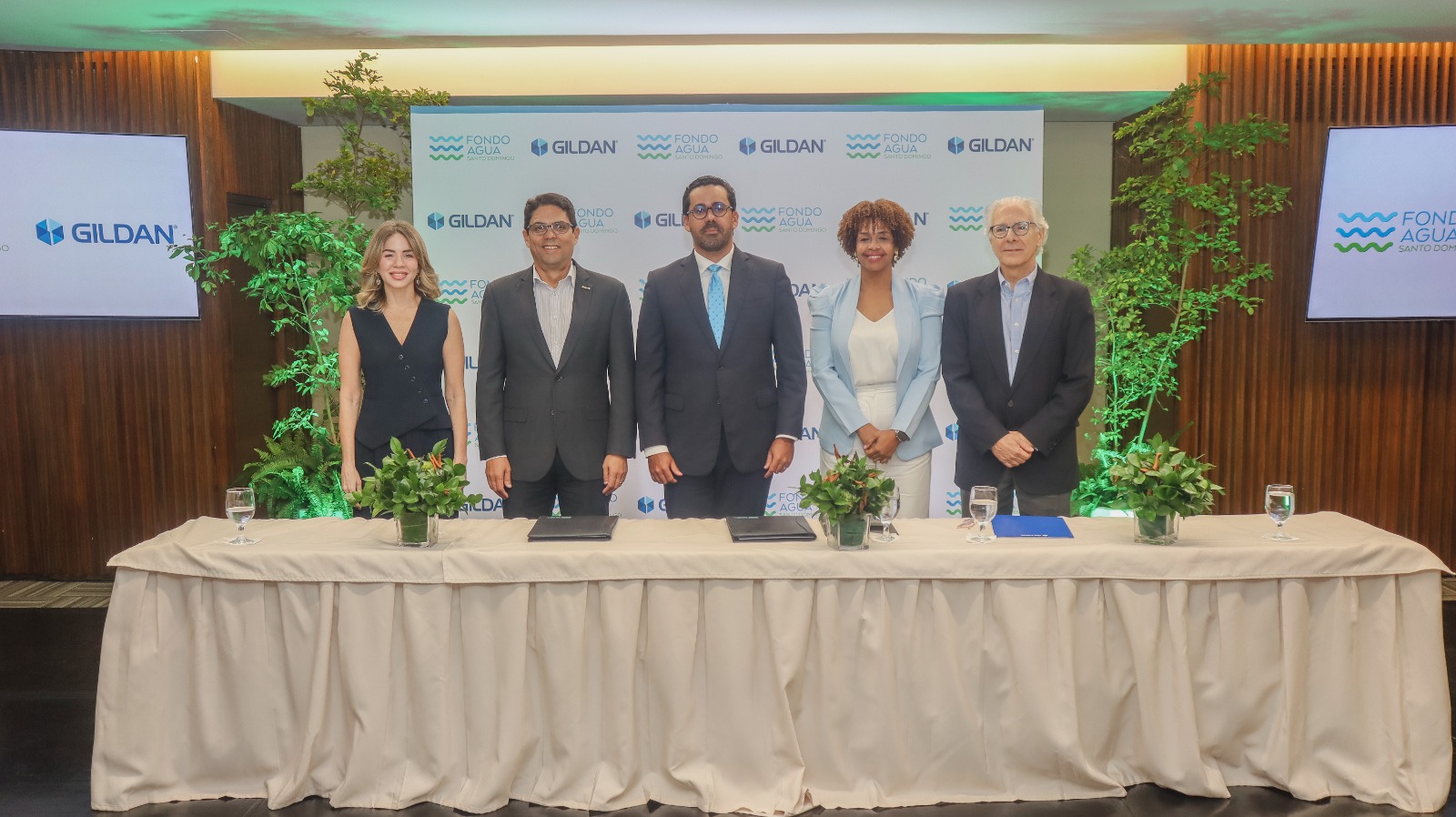 Alianza entre Gildan y Fondo Agua impulsa restauración hídrica en la cuenca del Ozama