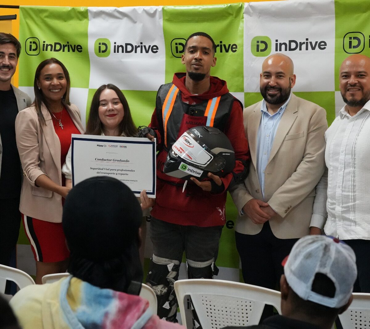 InDrive, Nippy e INTRANT impulsan la seguridad vial con capacitación a más de 1,000 motociclistas en RD