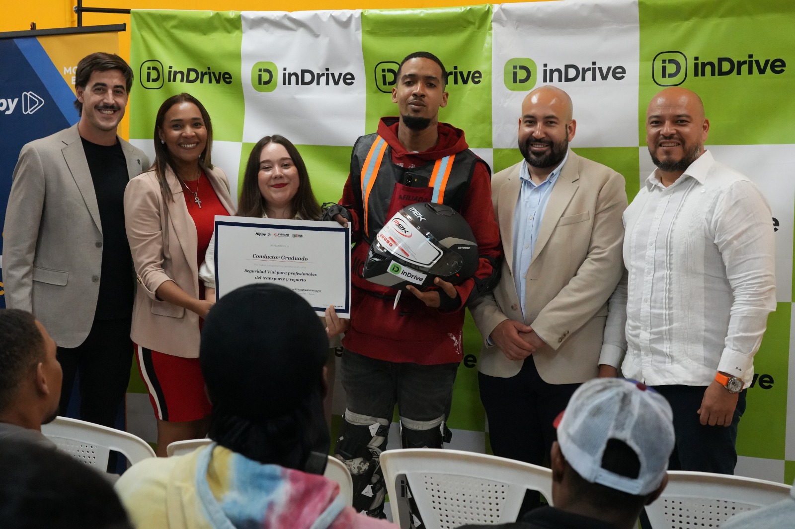 inDrive, Nippy e INTRANT impulsan la seguridad vial con capacitación a más de 1,000 motociclistas en RD