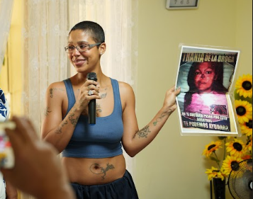 Tokischa impulsa mensaje de transformación con donación a mujeres en rehabilitación