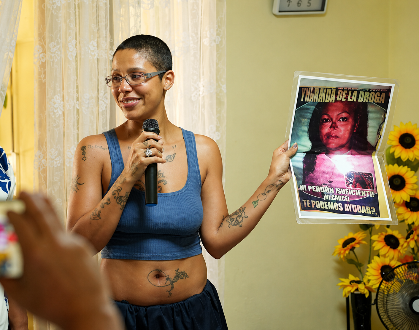 Tokischa impulsa mensaje de transformación con donación a mujeres en rehabilitación