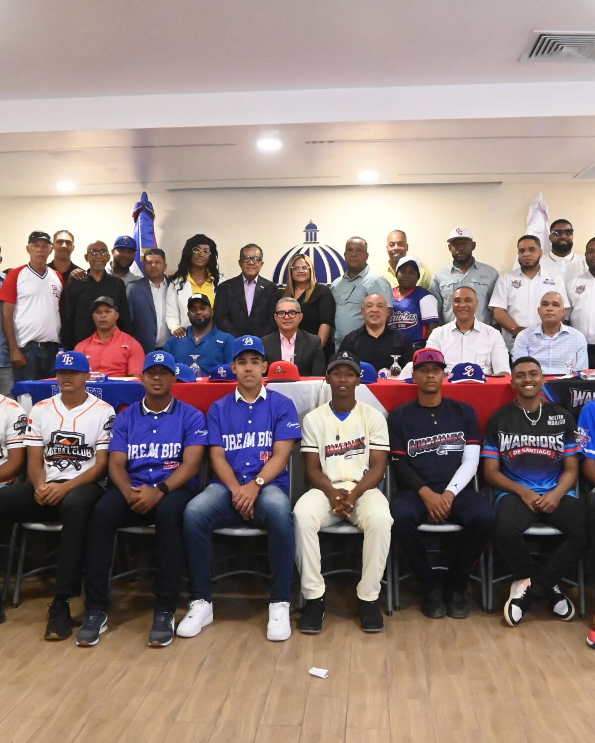 Dedican a Nelson Cruz temporada 2026 de la Liga Juvenil AA de Fedom