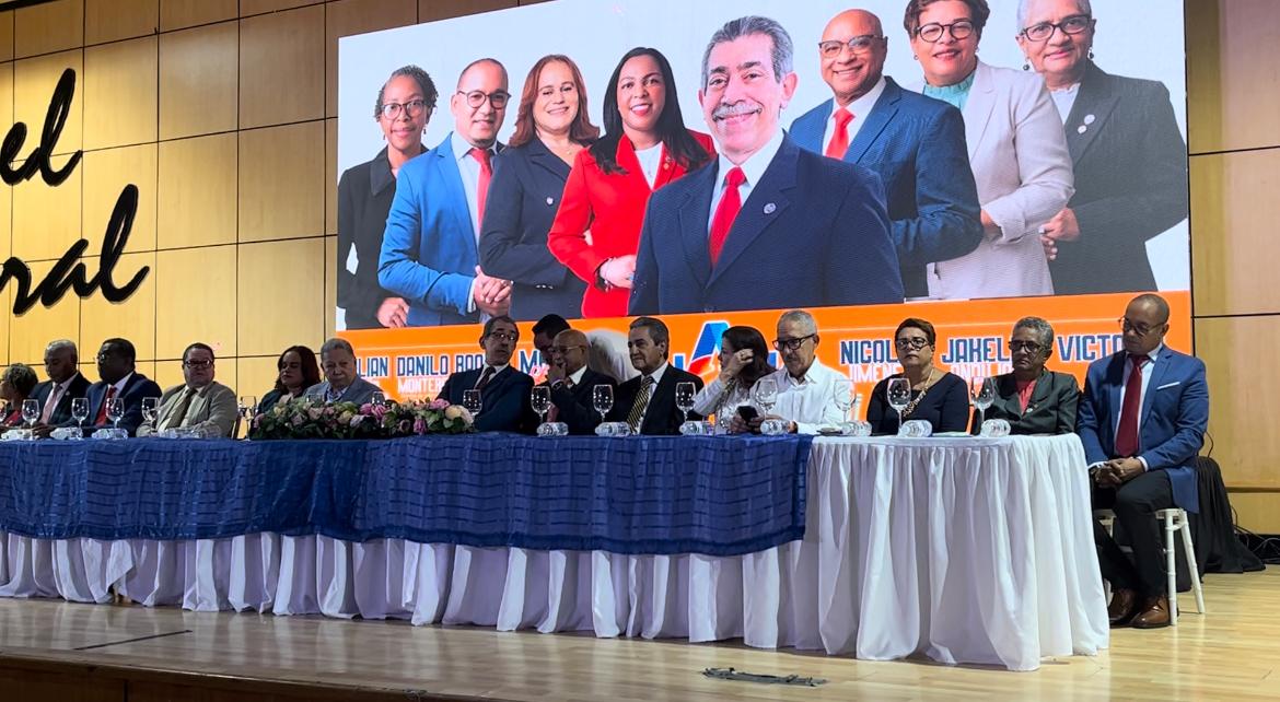 A casa llena, la doctora Maribel Lorenzo Linares presentó una propuesta de transformación para la FCES 2026–2030