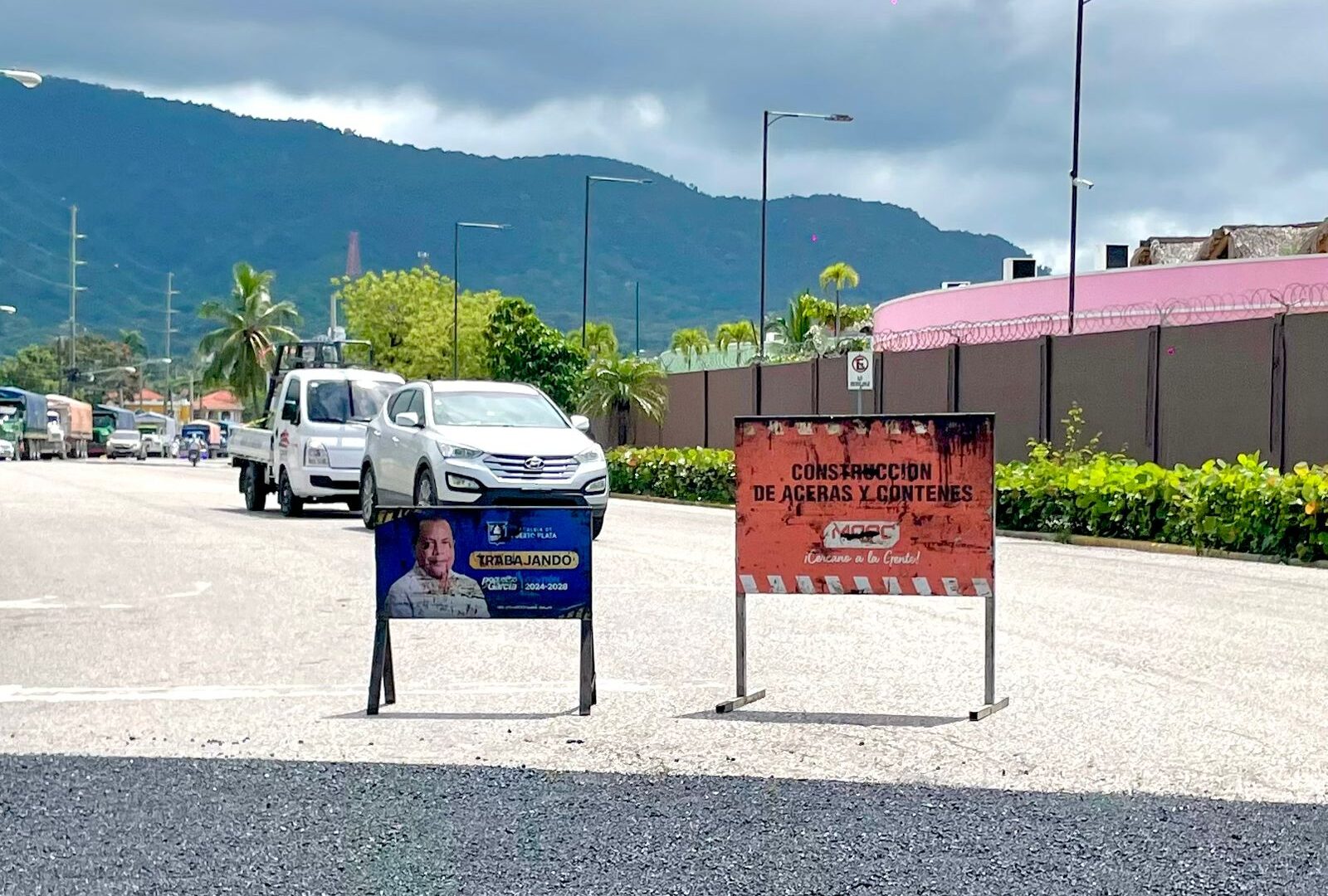 Puerto Plata acelera mejora vial con operativo conjunto entre Alcaldía y Obras Públicas