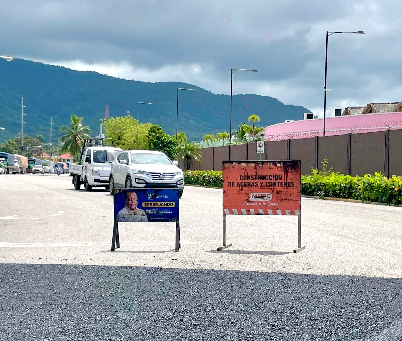 Puerto Plata acelera mejora vial con operativo conjunto entre Alcaldía y Obras Públicas