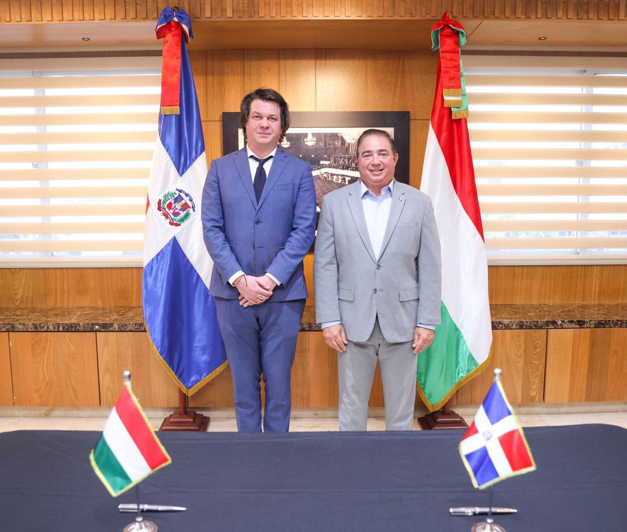 República Dominicana y Hungría avanzan en acuerdo aéreo para impulsar conectividad y turismo