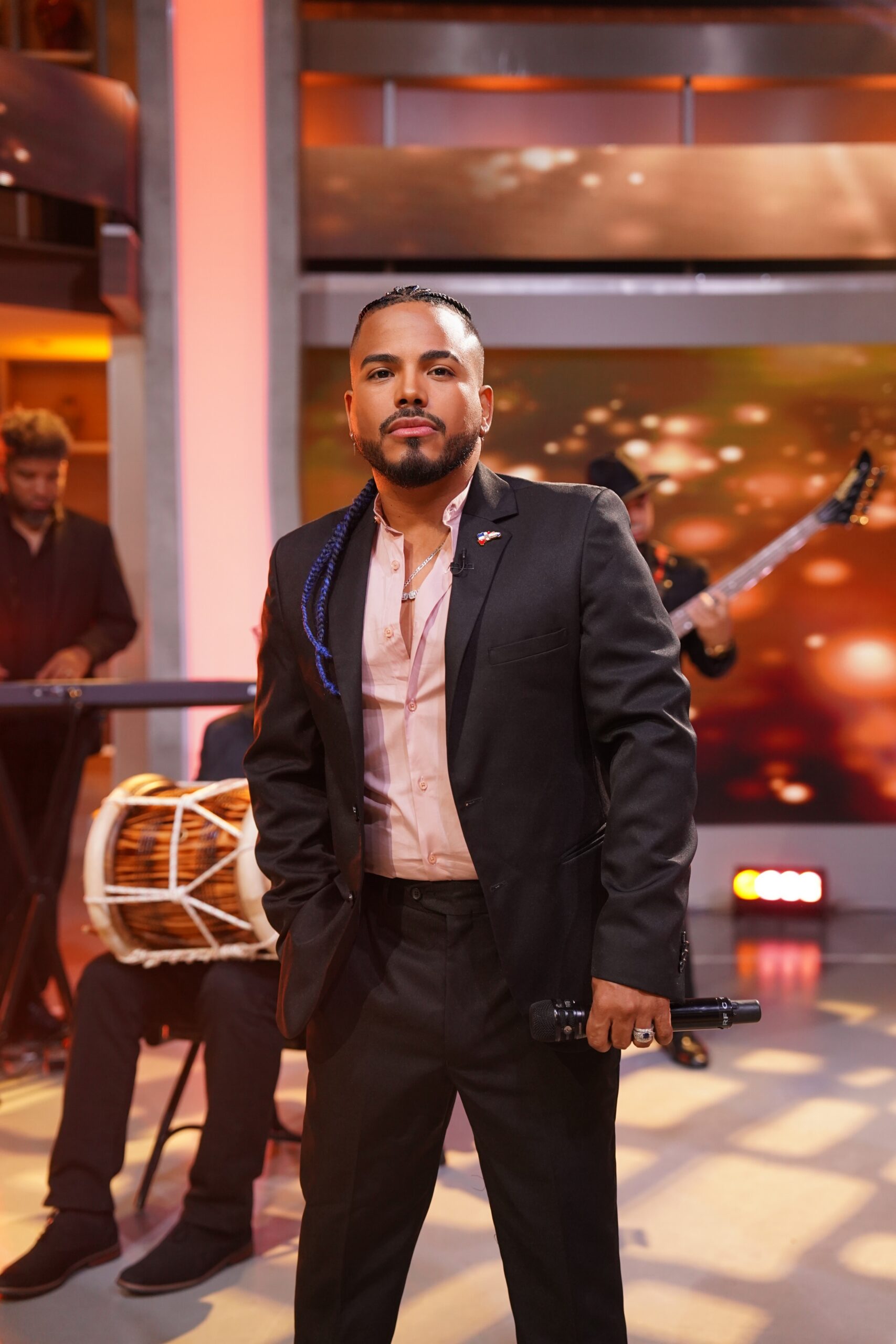 Axel Thomas culmina gira promocional entre EE. UU. y RD y se alista para nuevos lanzamientos musicales