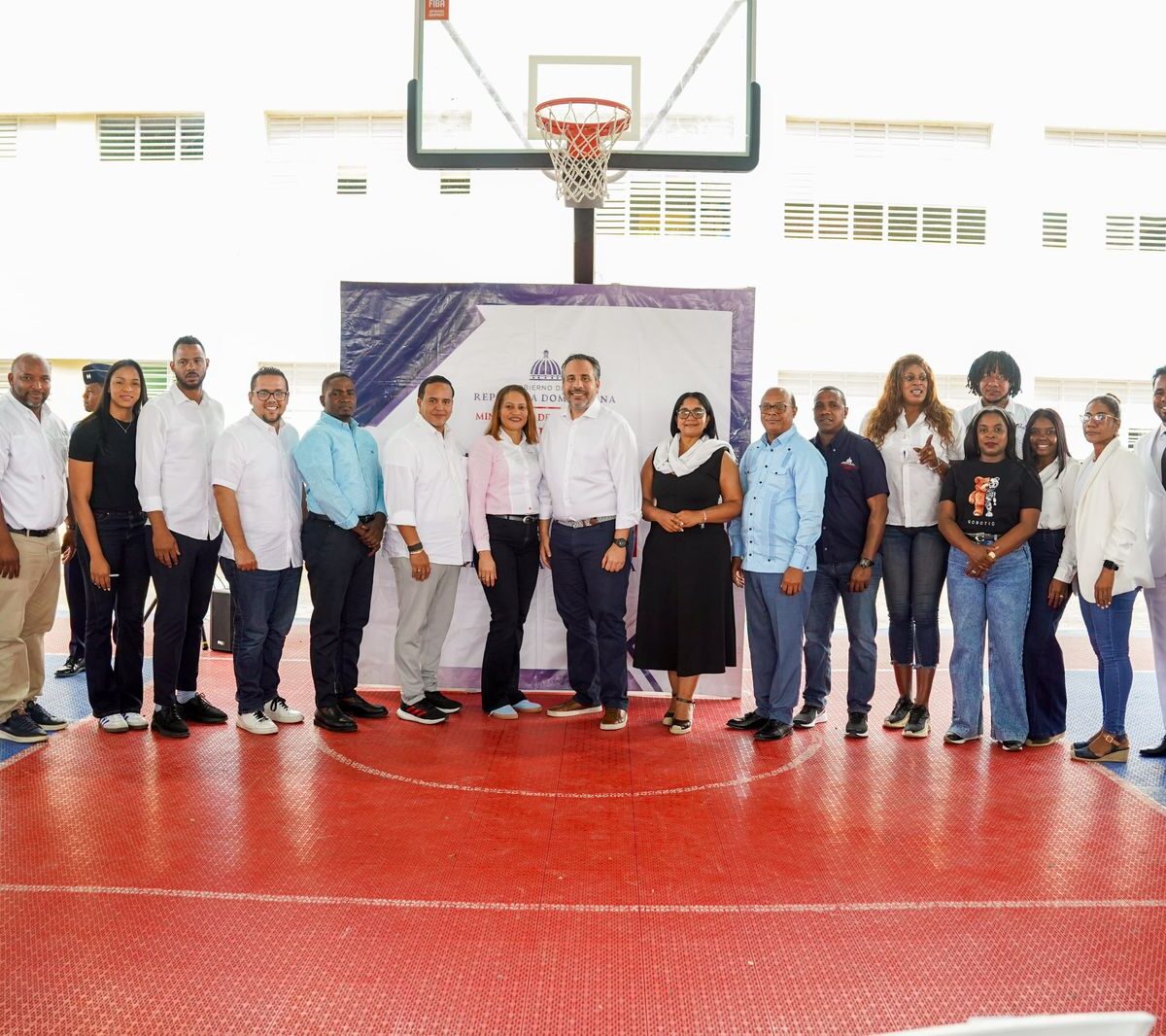 No importa la distancia, el INEFI está presente en toda la geografía nacional; desarrolla en Elías Piña amplia jornada deportiva y recreativa